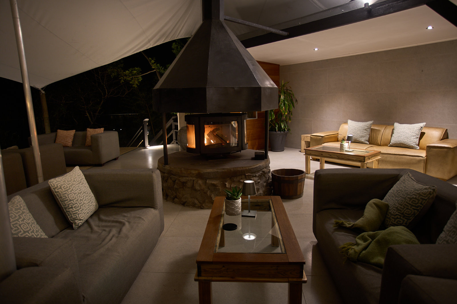 Sundowners at the Boma as the light goes